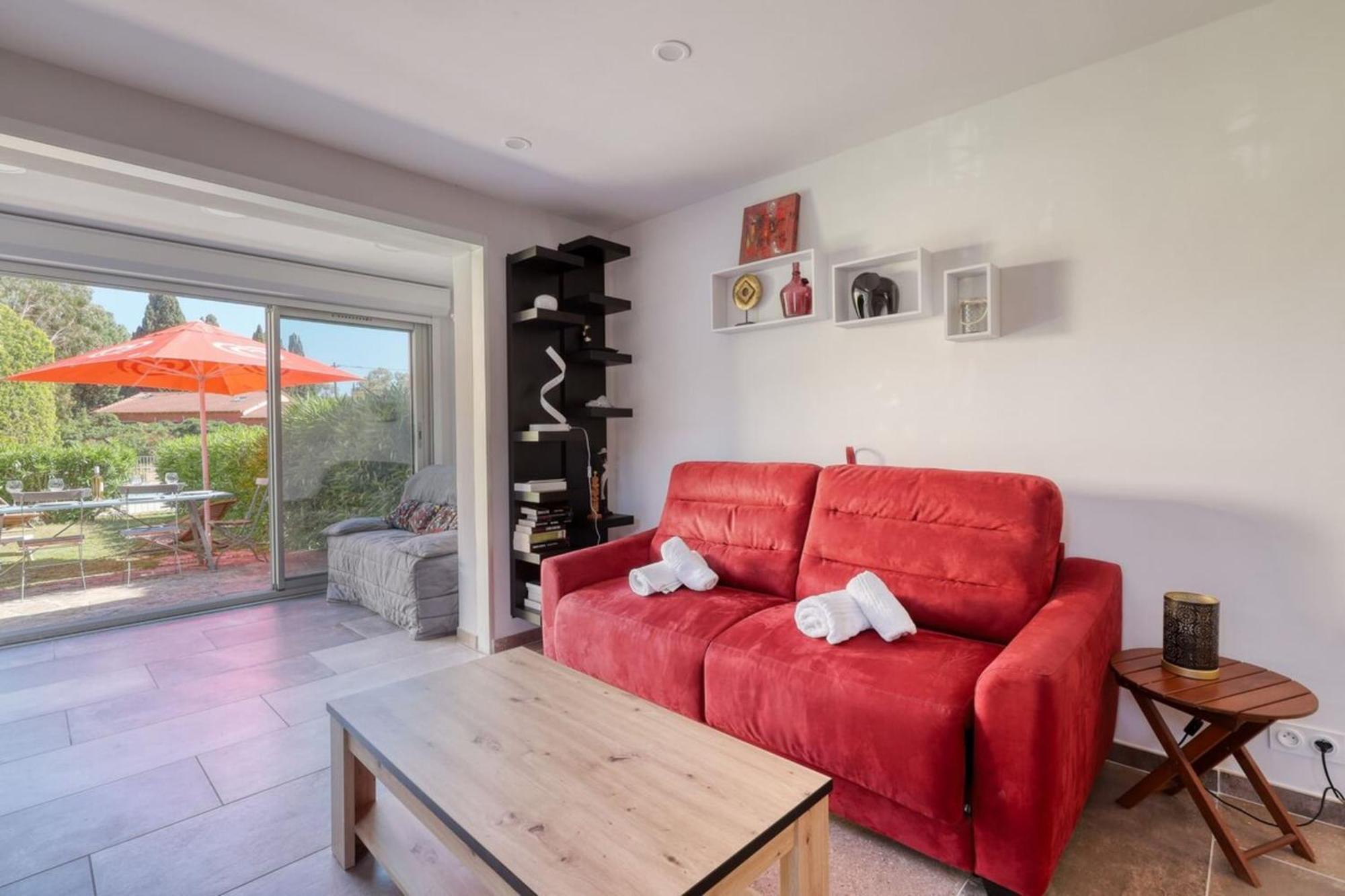 Magnificent Newly Renovated Close To Beach & Swimming Pool 르 라방두 외부 사진