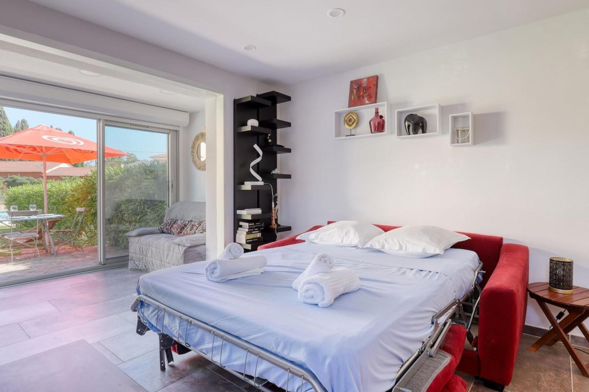 Magnificent Newly Renovated Close To Beach & Swimming Pool 르 라방두 외부 사진