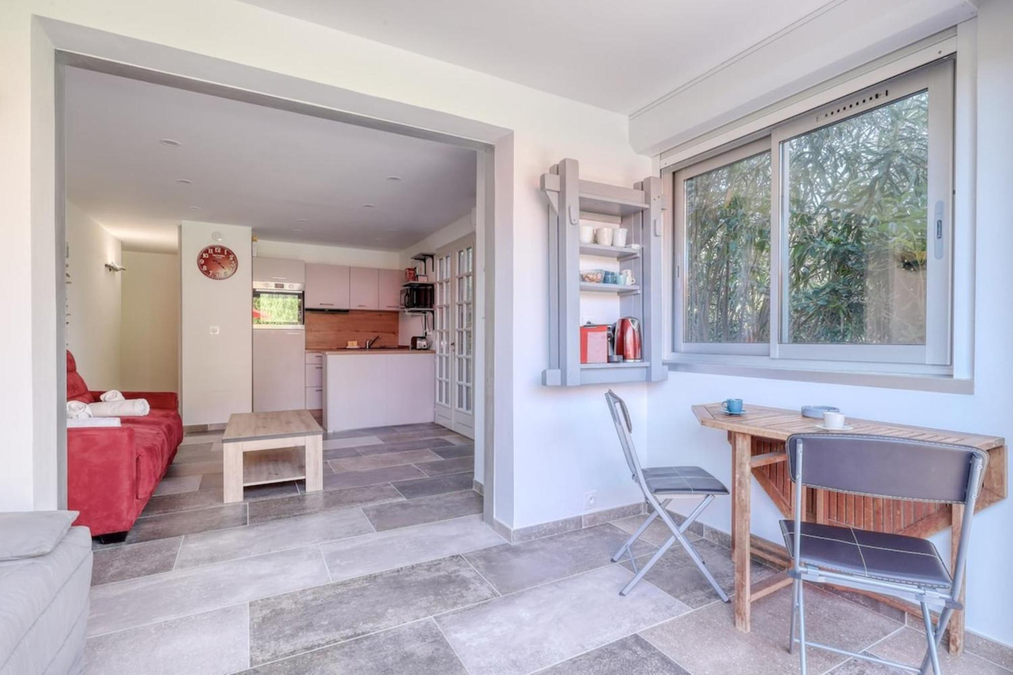 Magnificent Newly Renovated Close To Beach & Swimming Pool 르 라방두 외부 사진