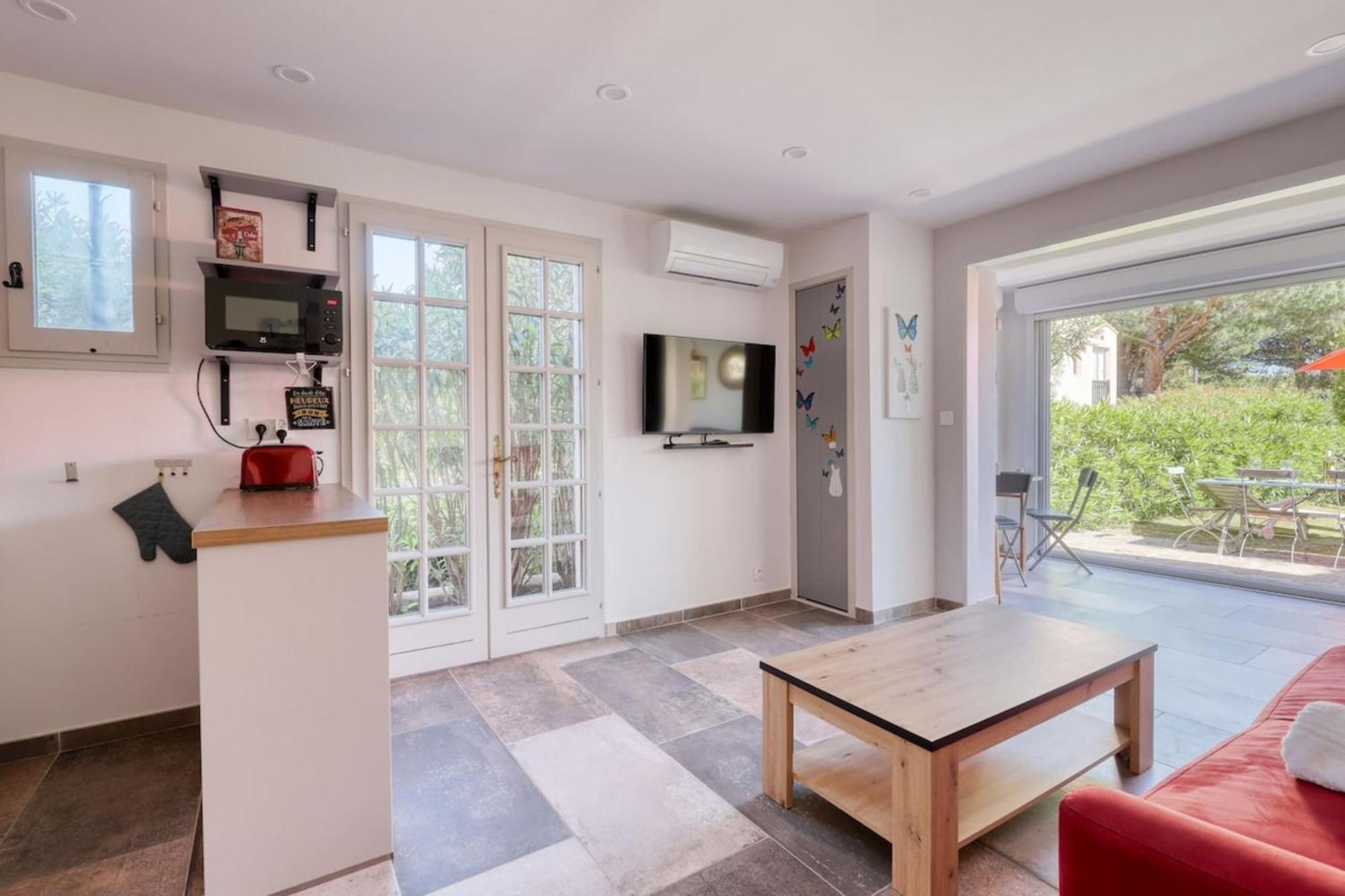 Magnificent Newly Renovated Close To Beach & Swimming Pool 르 라방두 외부 사진